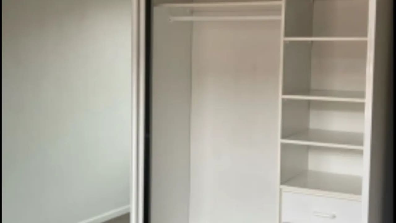 Unfurnished room in a flatshare