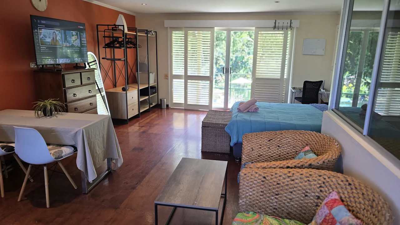 Furnished room with own bathroom