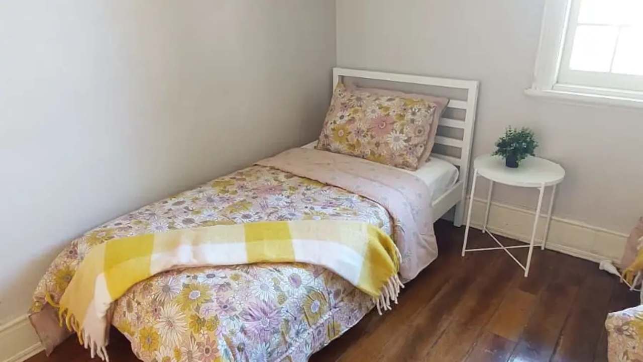 Furnished room with ensuite in a flatshare