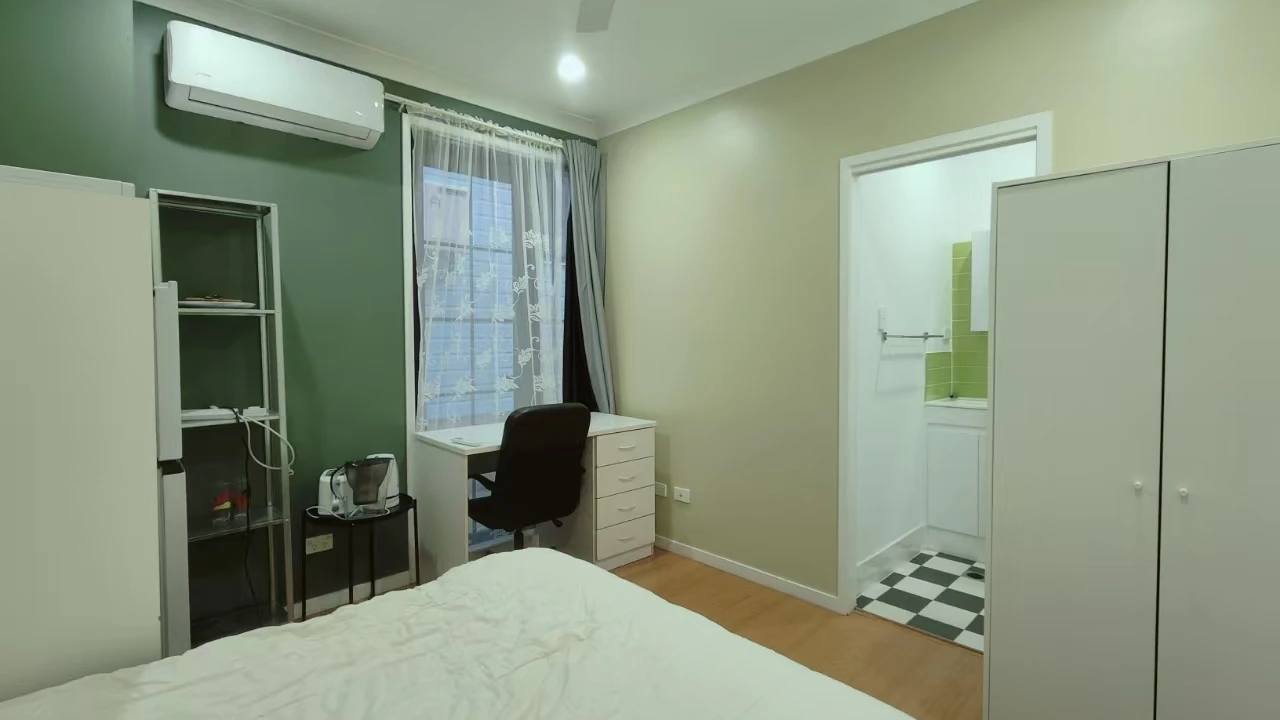 Furnished room studio flat for rent