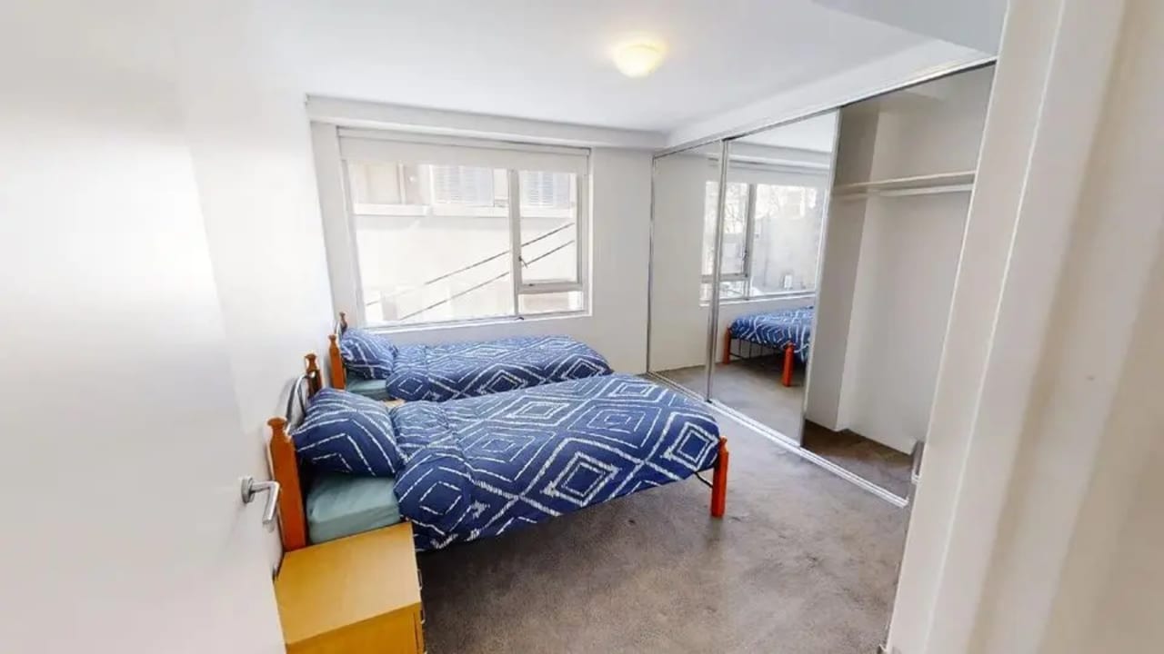 Furnished room in a flatshare