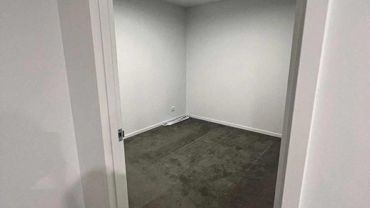 Unfurnished room with own bathroom