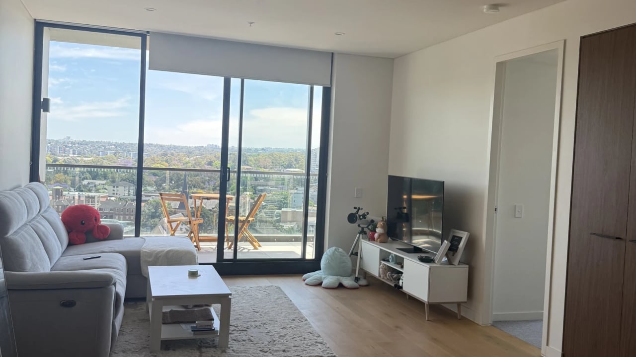 Furnished room with ensuite in a flatshare