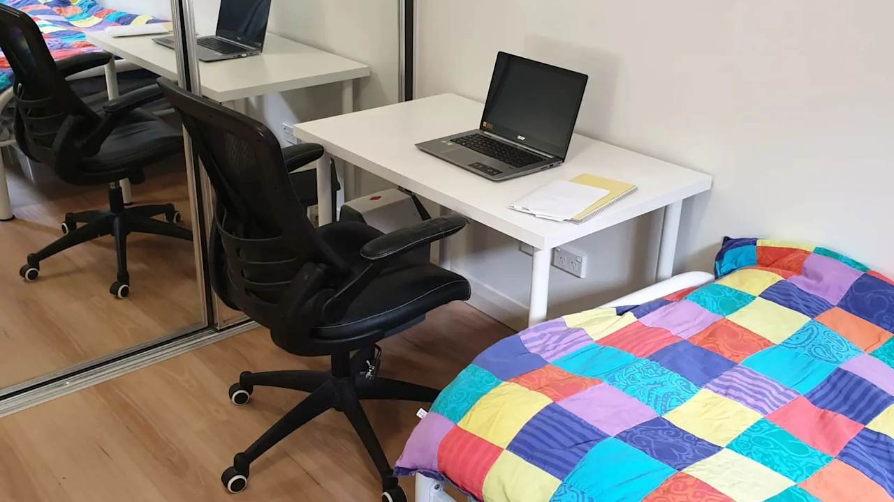Furnished room in a share house