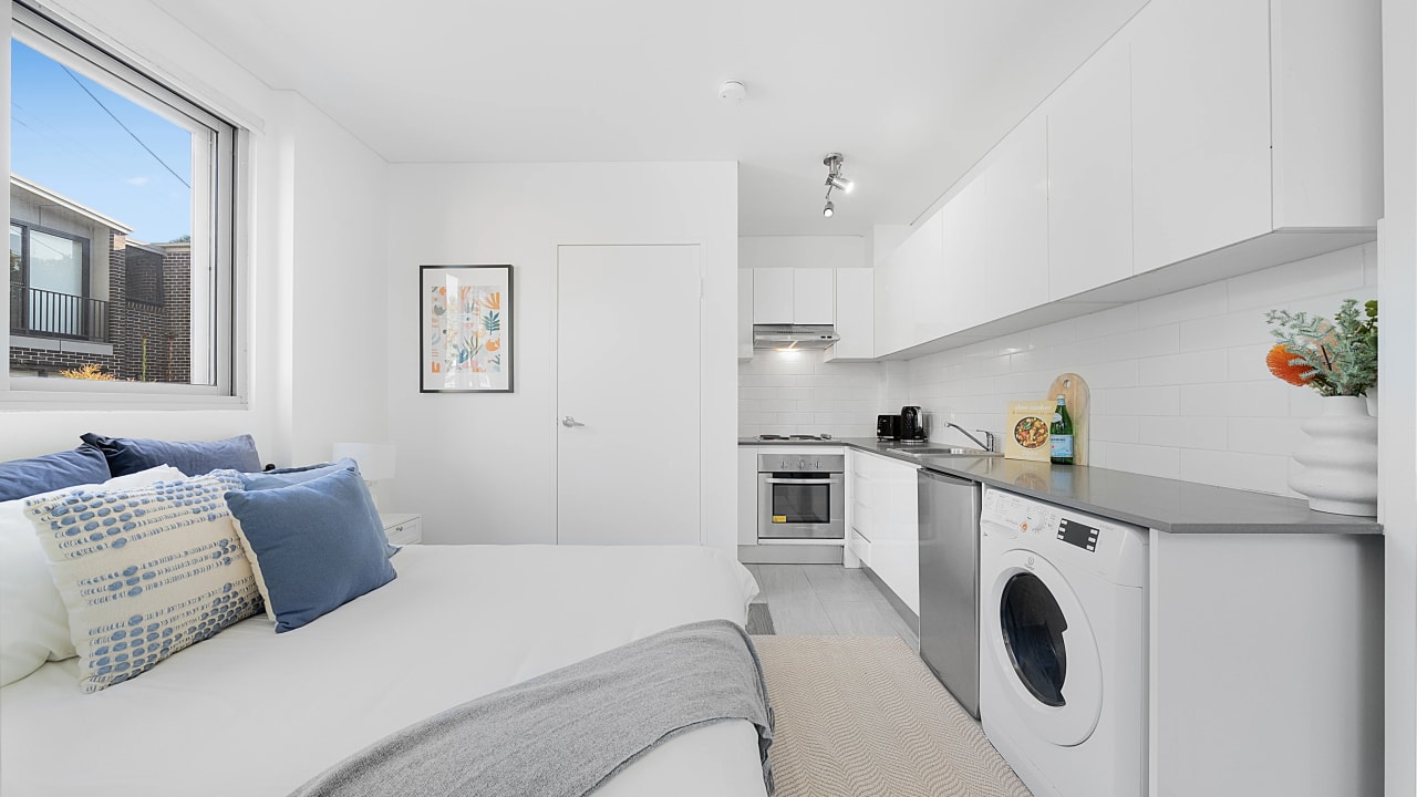 Room studio flat for rent