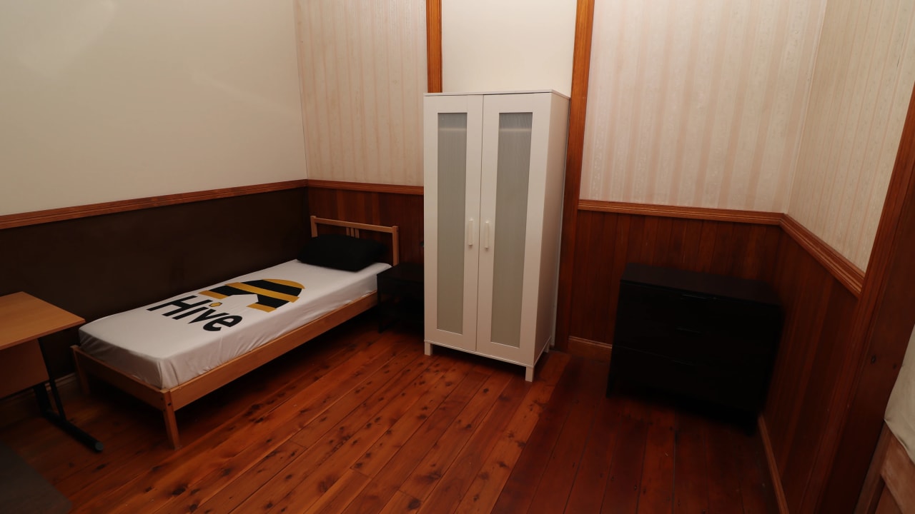 Furnished room in a share house