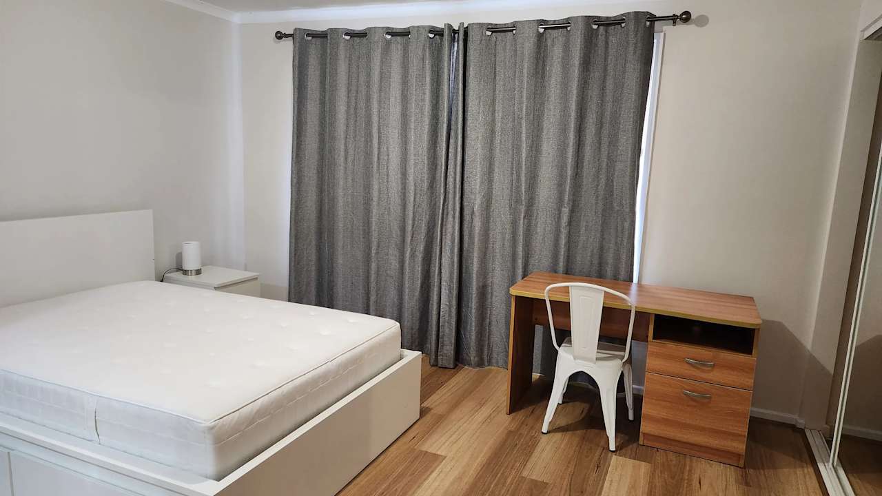 Furnished room with ensuite in a flatshare