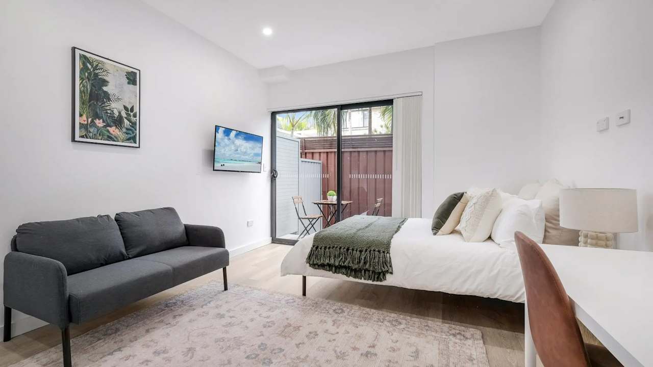 Room studio flat for rent