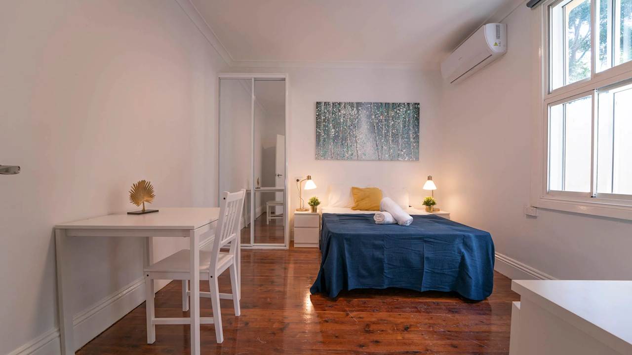 Furnished room in a share house