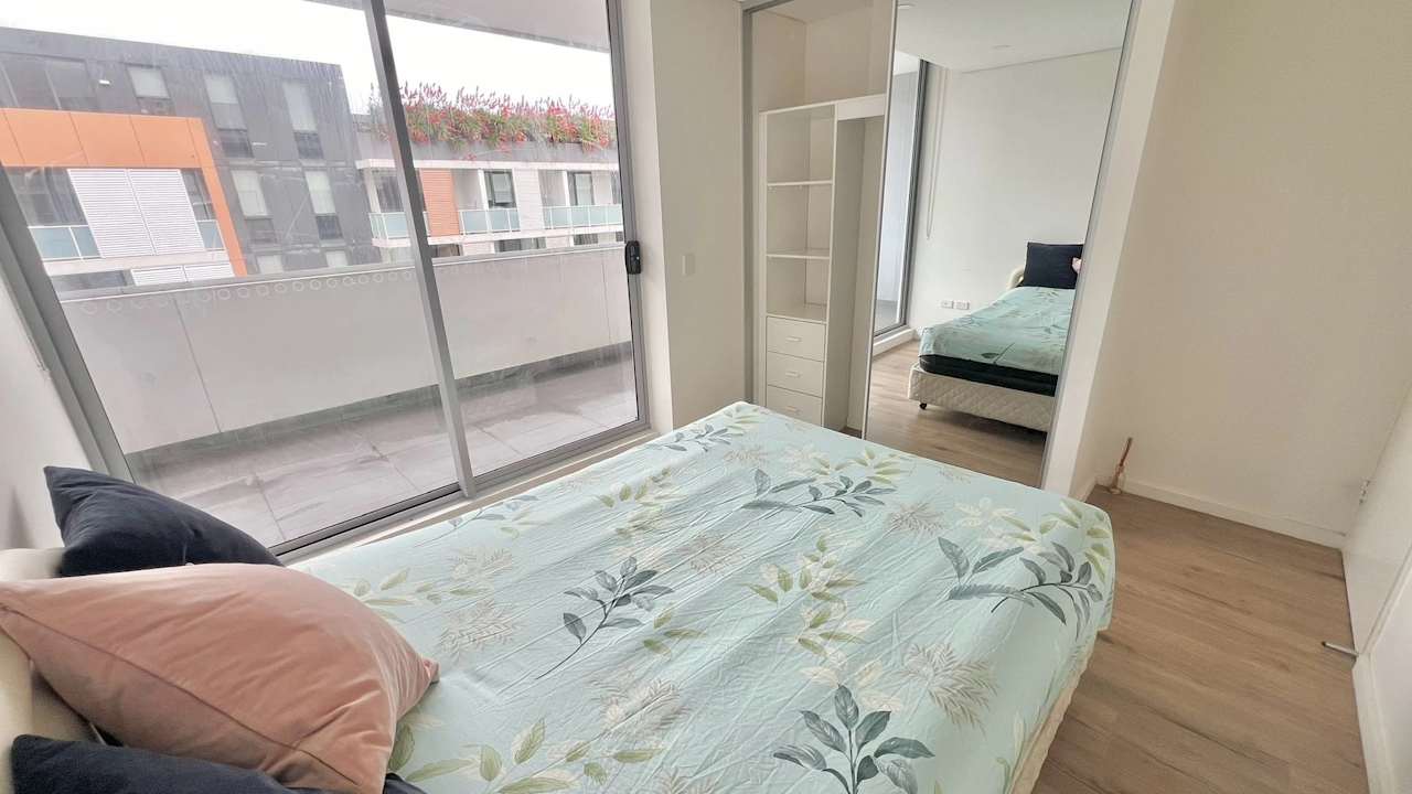 Furnished room in a flatshare