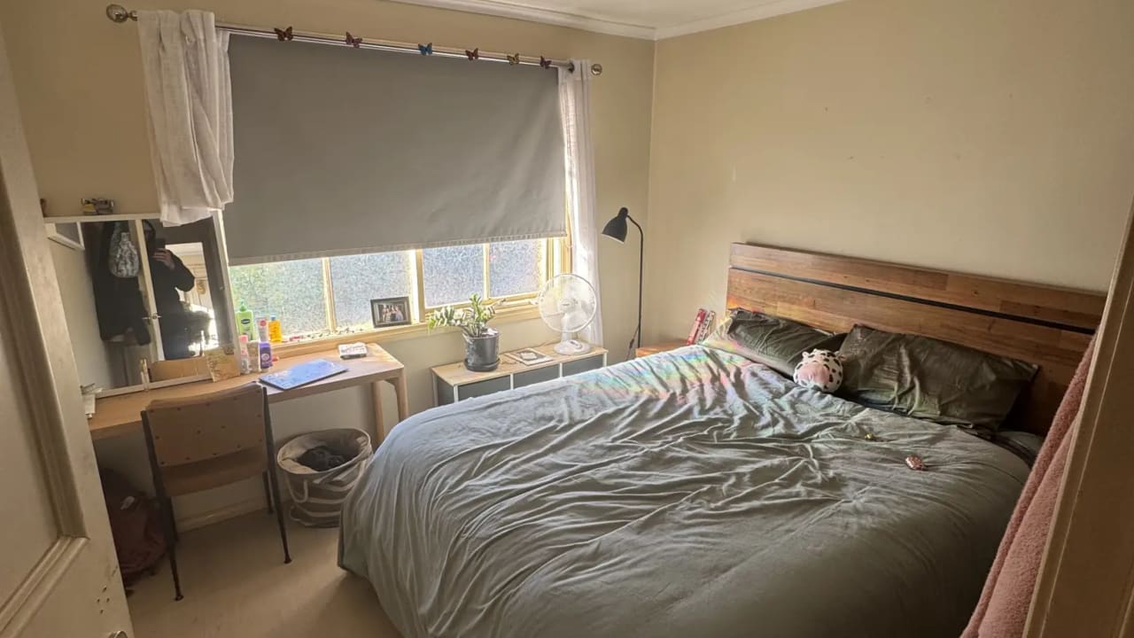 Furnished room in a share house