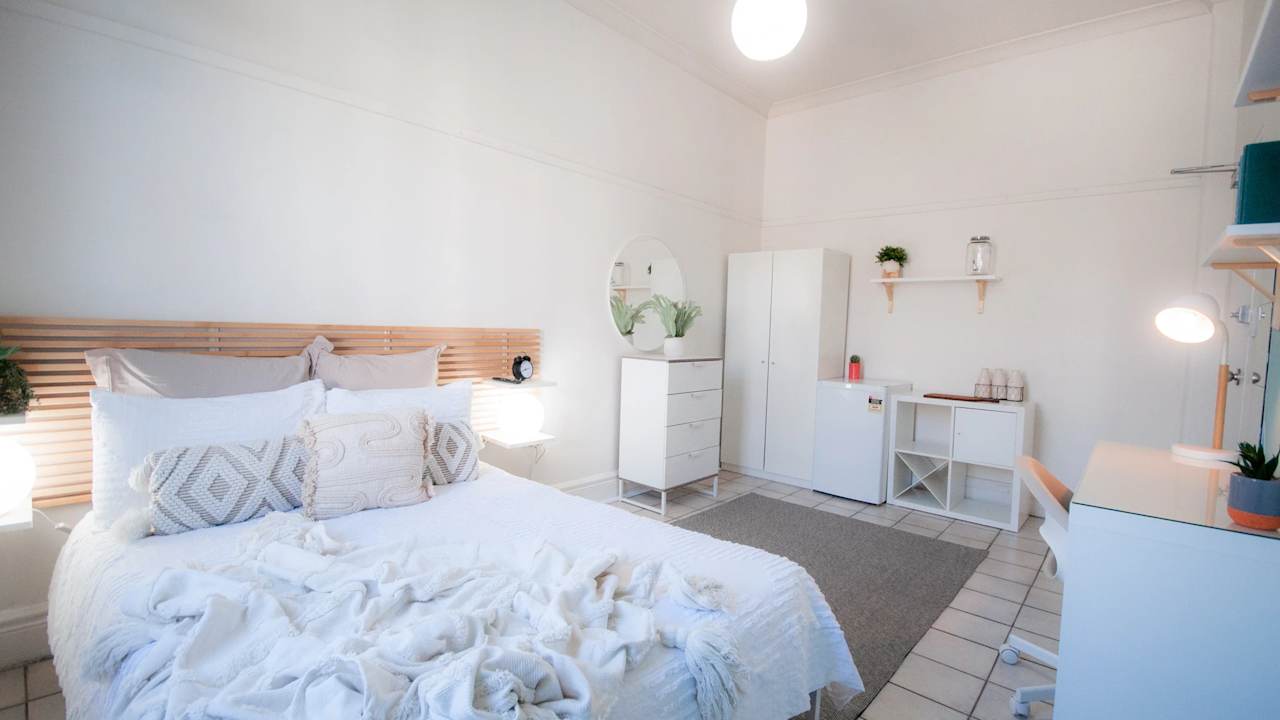 Furnished room in a share house