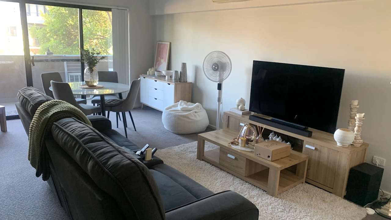Furnished room in a flatshare