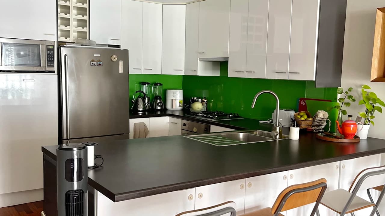 Furnished room in a flatshare