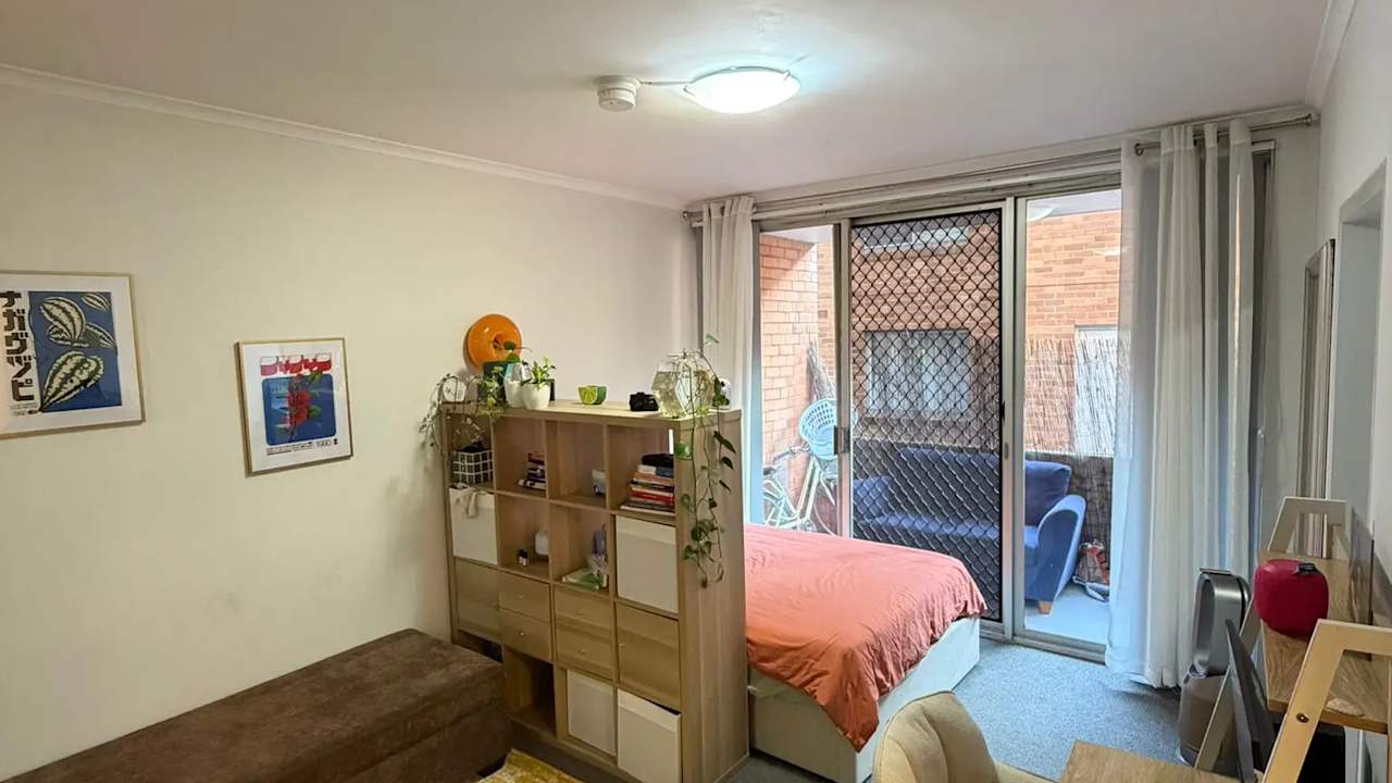 Furnished room studio flat for rent