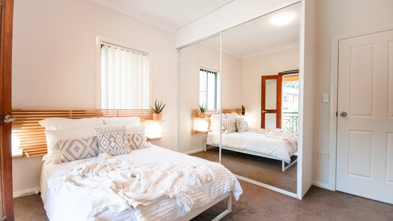Furnished room in a share house