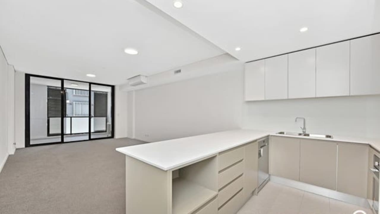 Unfurnished room with own bathroom