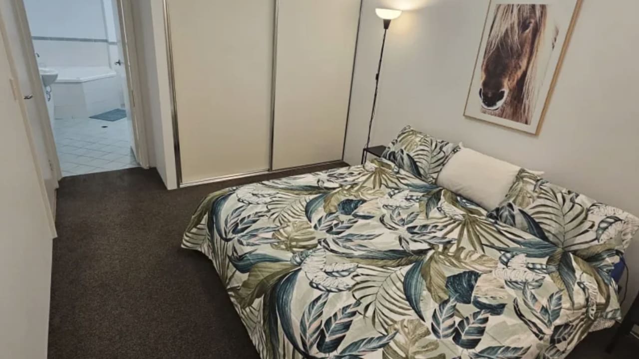 Furnished room with ensuite in a flatshare