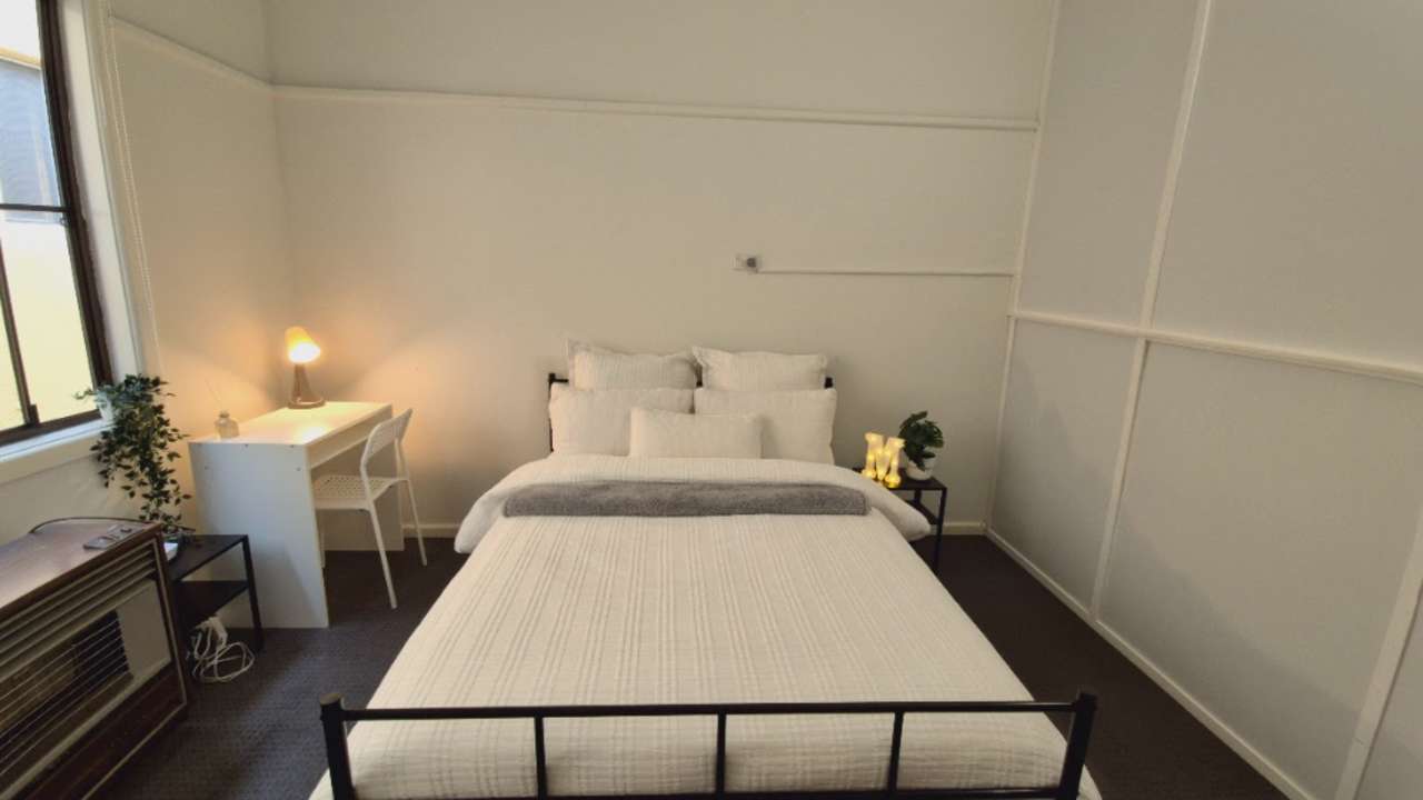 Furnished room in a flatshare