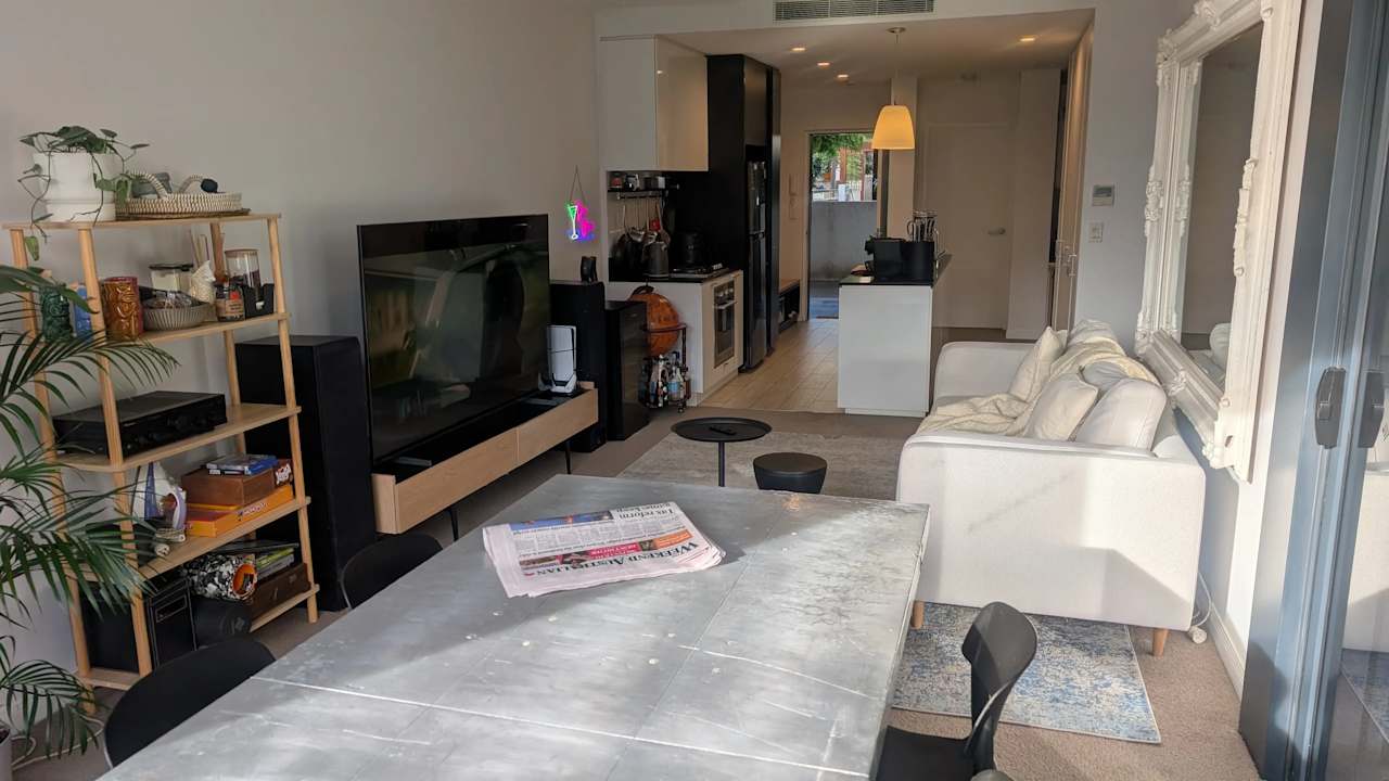 Unfurnished room with own bathroom