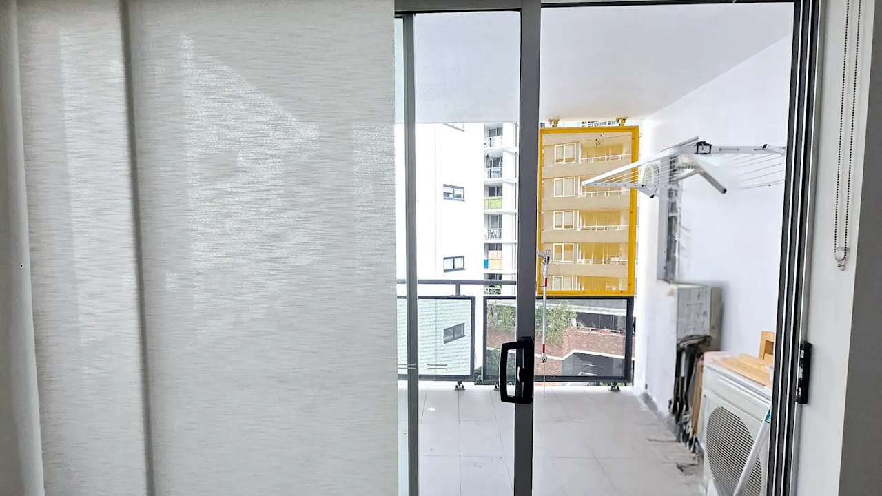 Unfurnished room with own bathroom