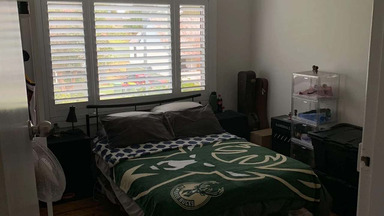 Unfurnished room in a share house