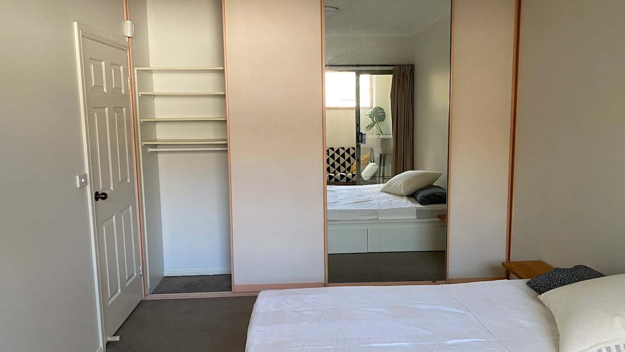 Furnished room in a flatshare