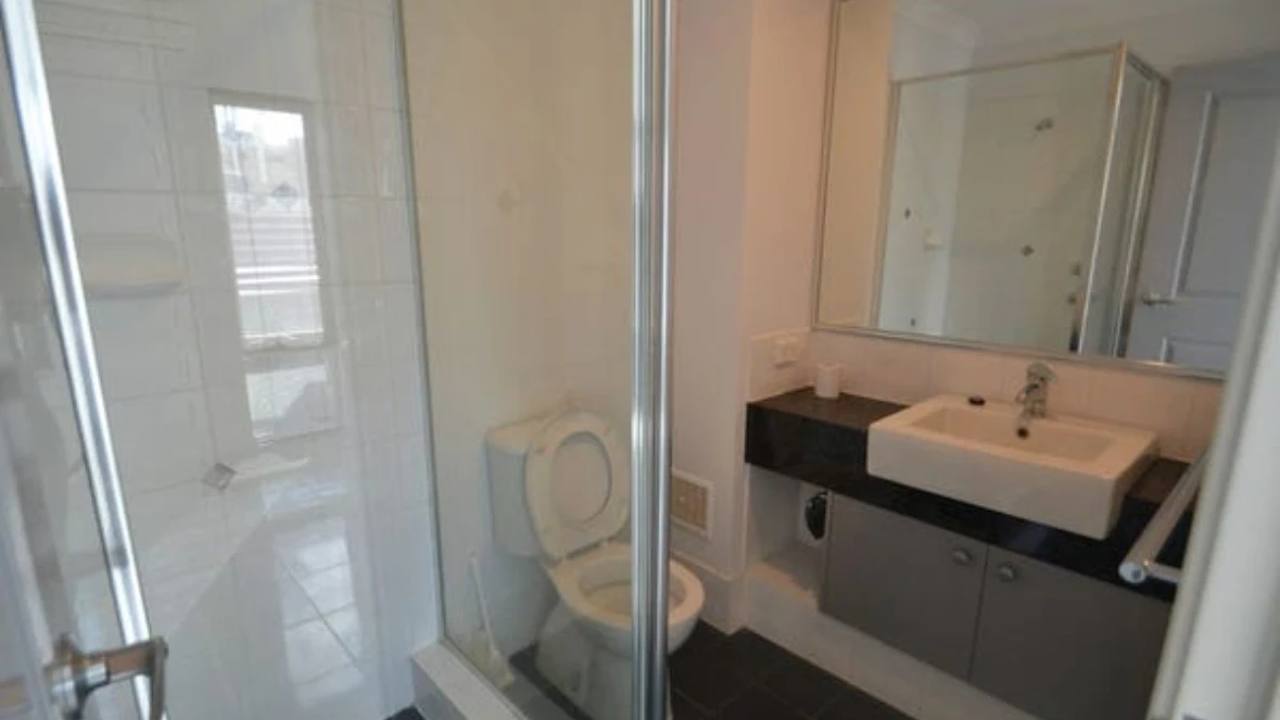 Furnished room with ensuite in a share house