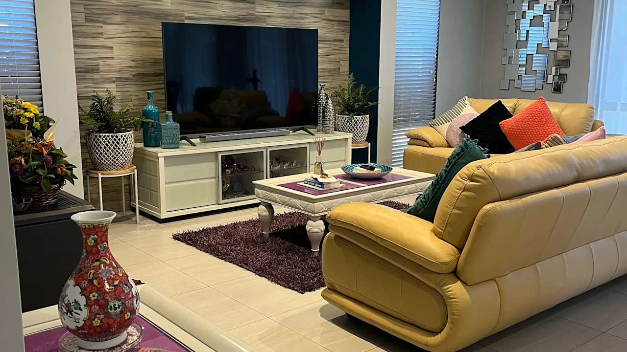 Furnished room in a share house