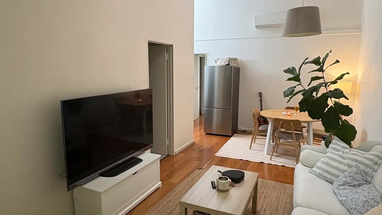 Unfurnished room in a flatshare