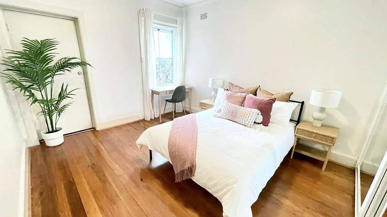 Room in a share house