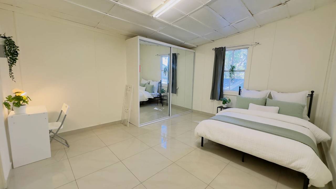 Furnished room in a share house