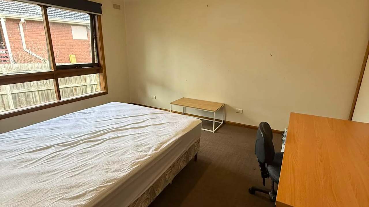 Furnished room with own bathroom