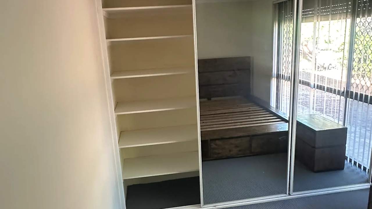 Room in a share house