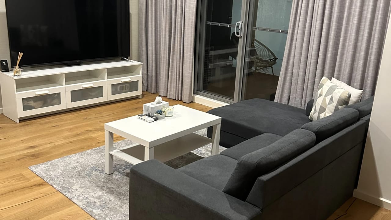 Unfurnished room in a flatshare