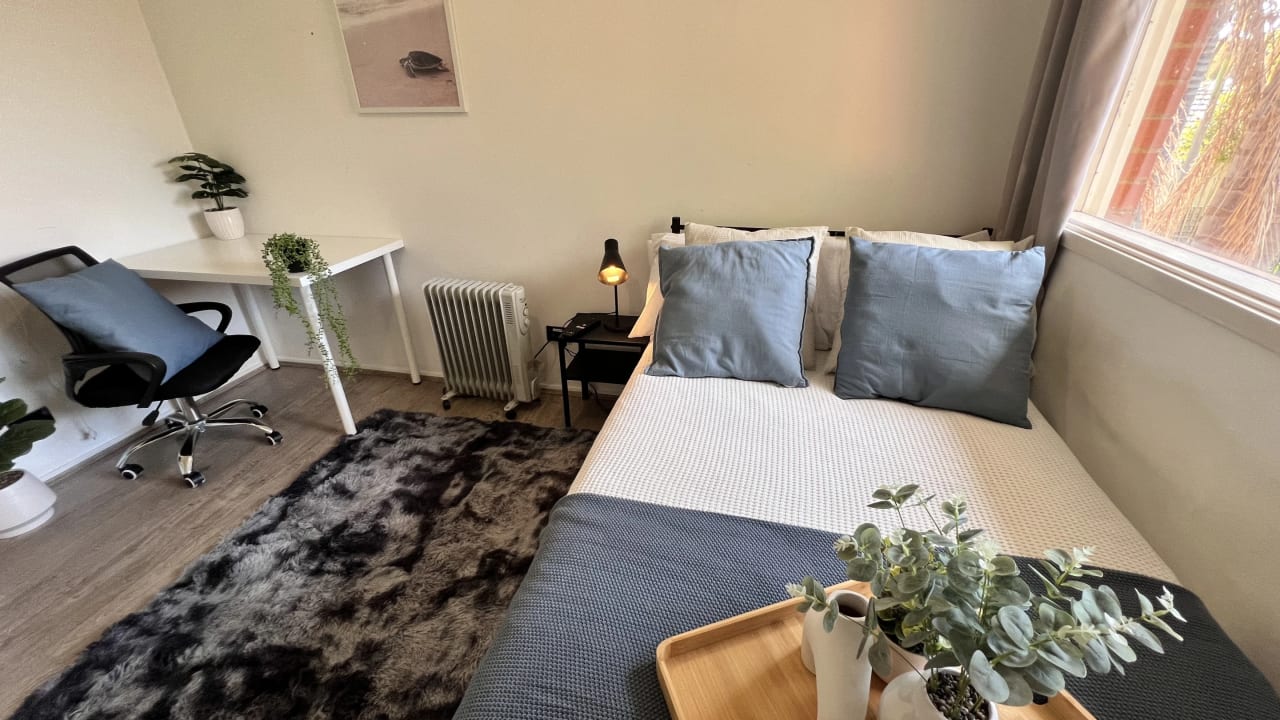 Furnished room in a share house