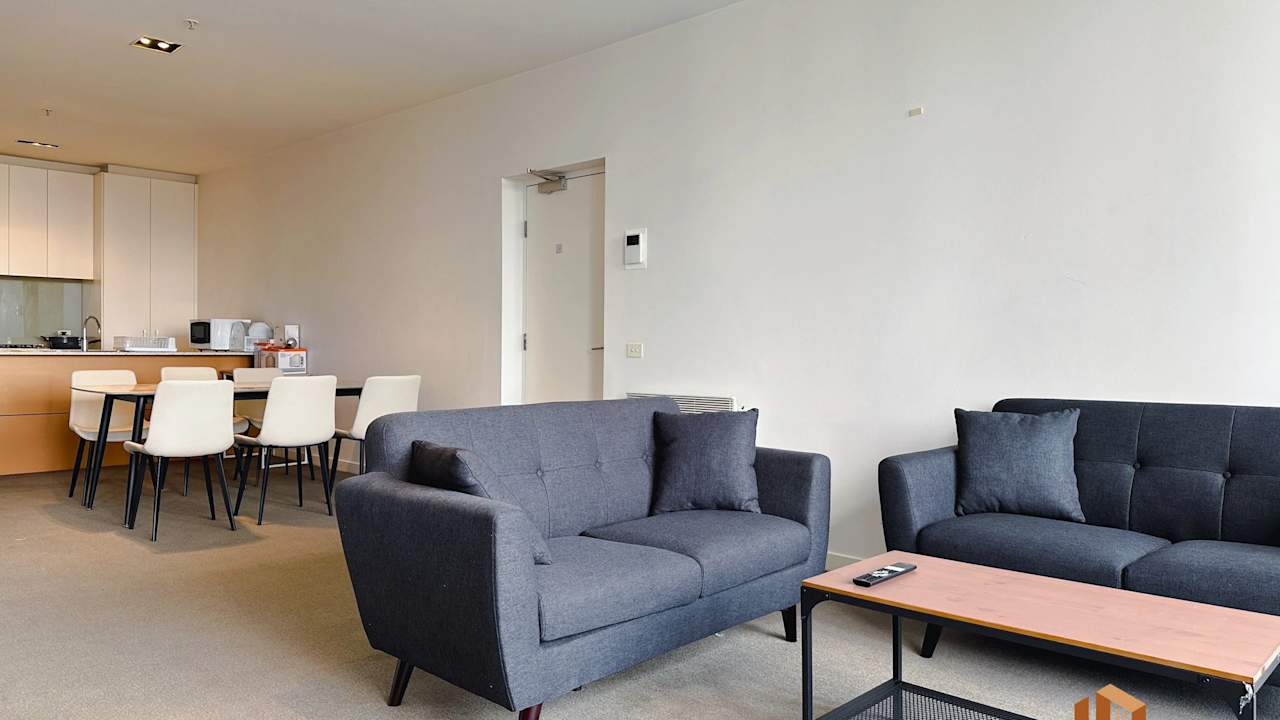 Furnished room in a flatshare