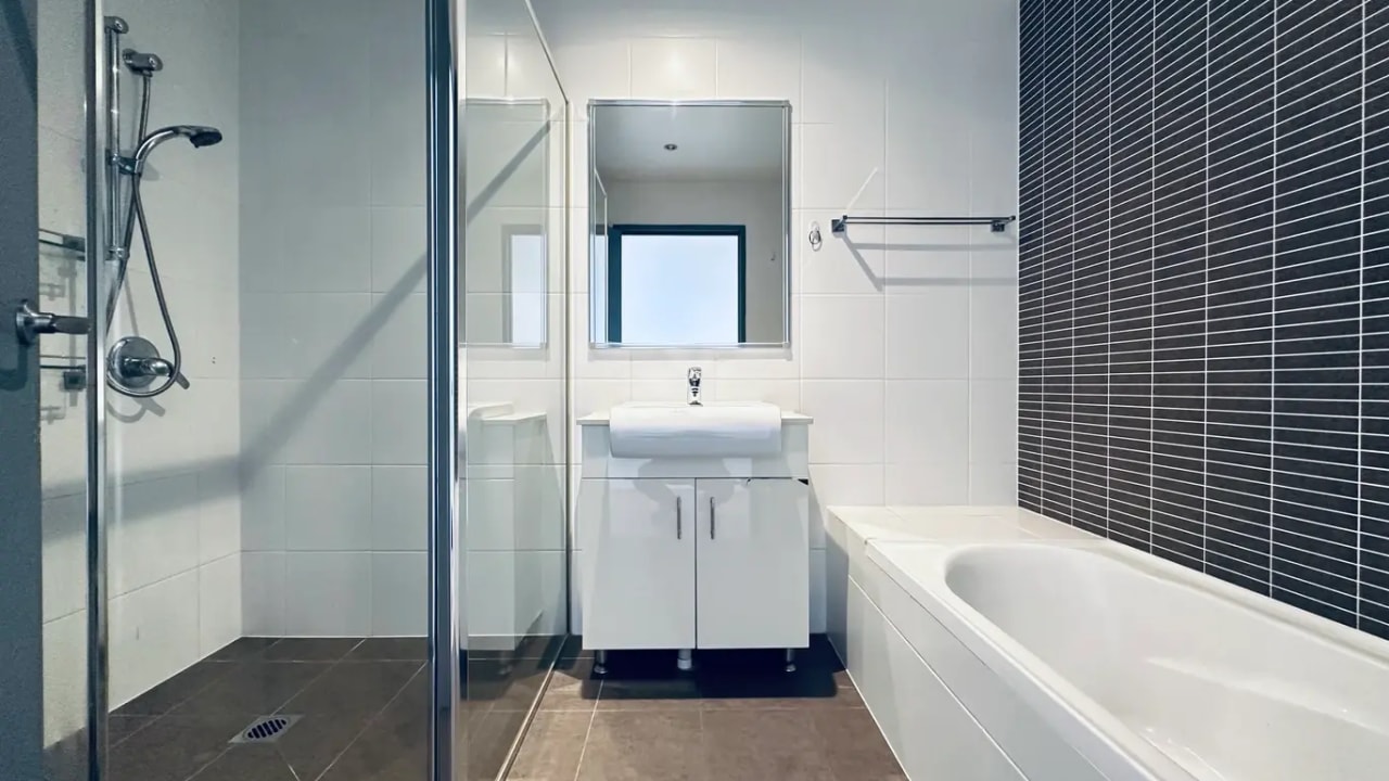 Unfurnished room with own bathroom