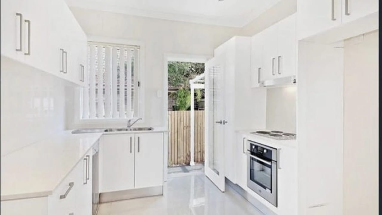 Room in a share house