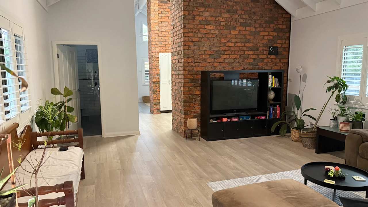 Unfurnished room in a share house