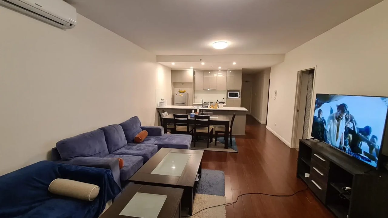Furnished room with ensuite in a flatshare