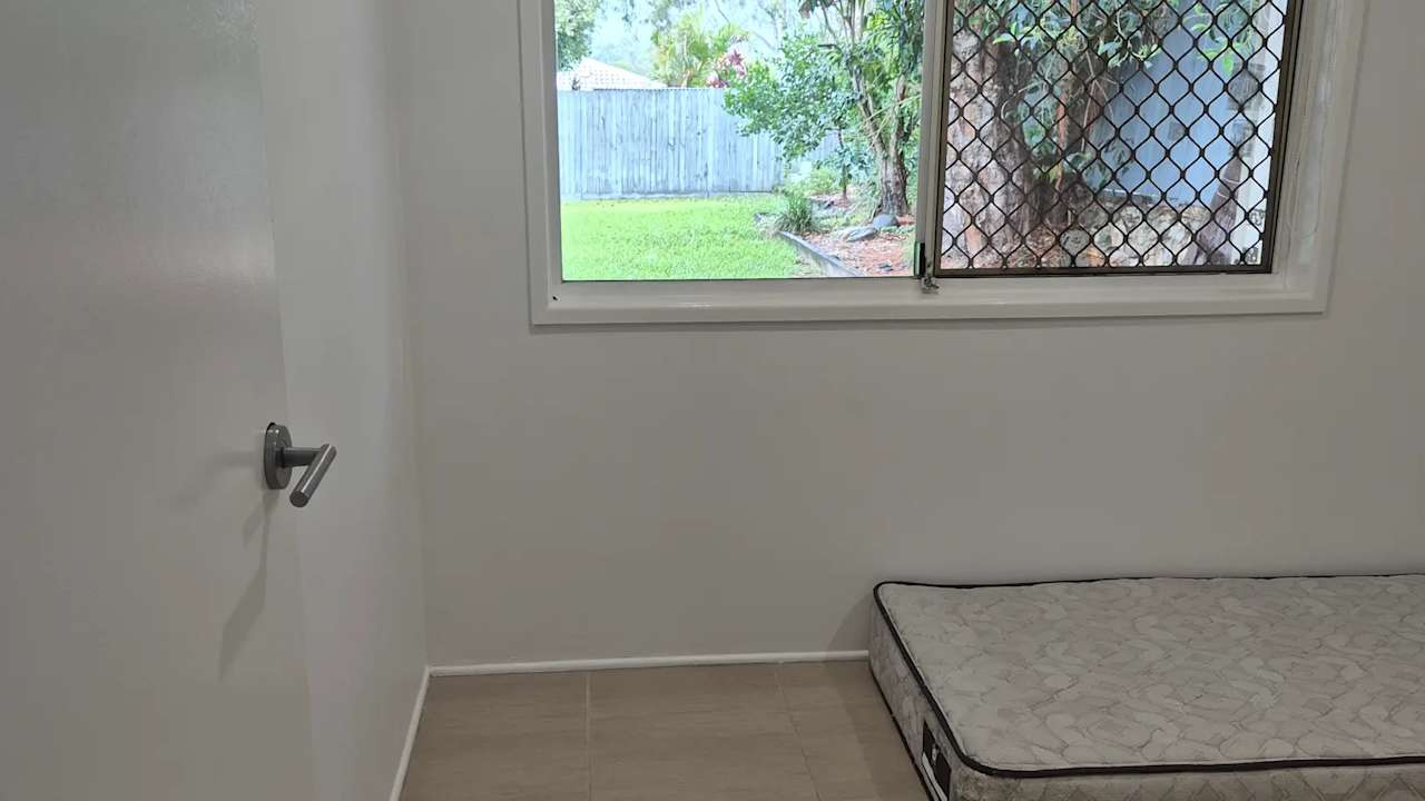 Unfurnished room in a share house