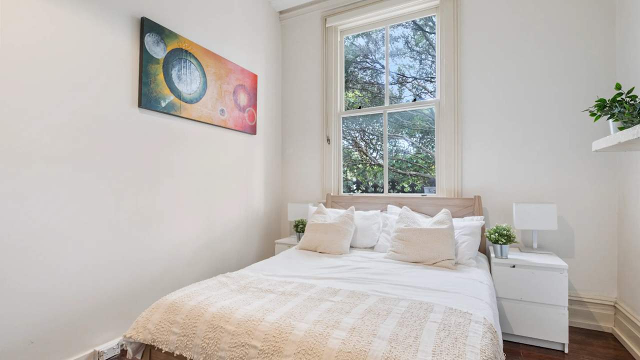 Furnished room in a share house