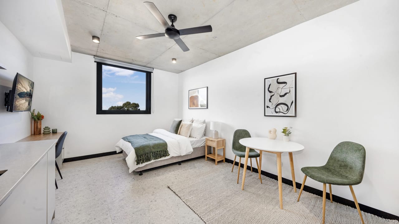 Room studio flat for rent