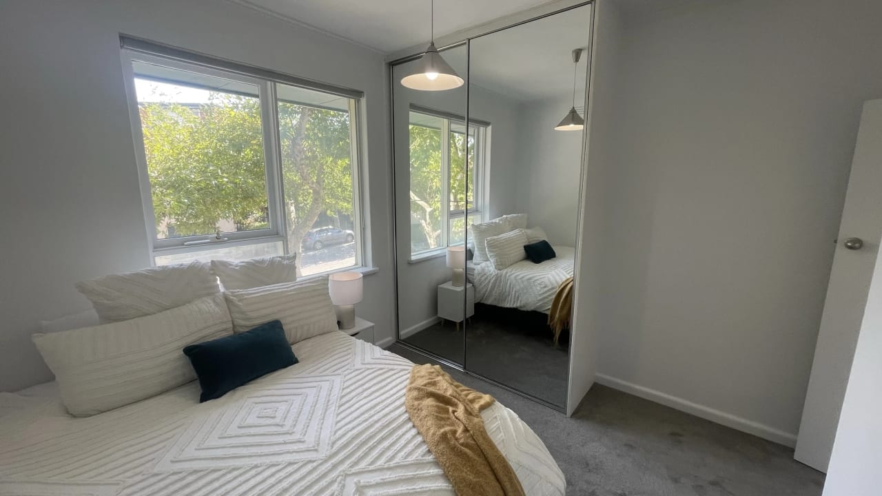 Furnished room in a flatshare