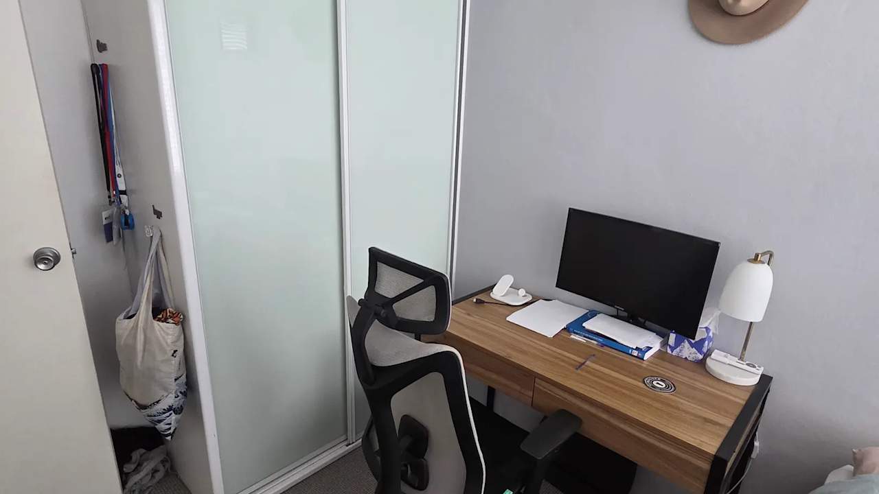 Unfurnished room in a flatshare