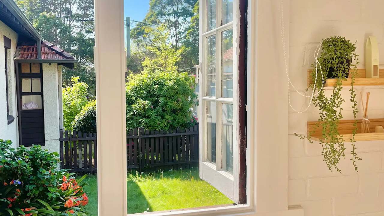 Furnished room in a share house