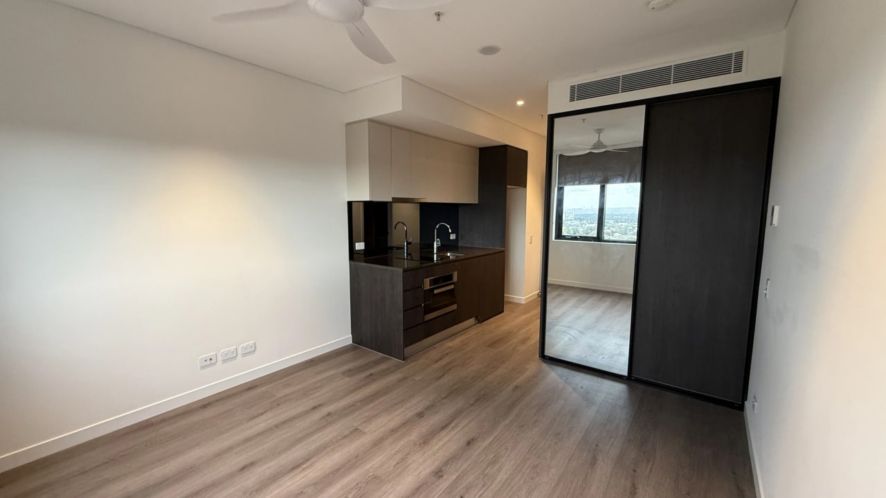 Room studio flat for rent