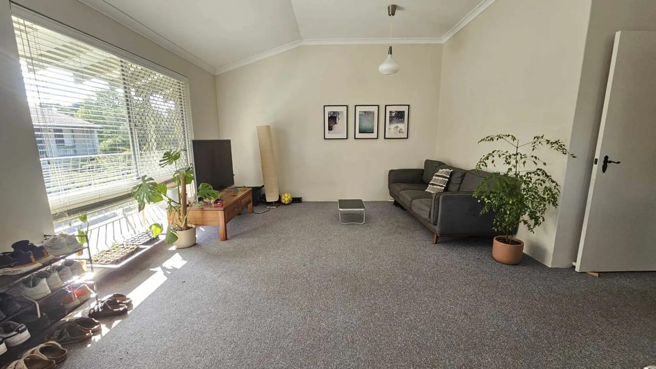 Furnished room in a flatshare