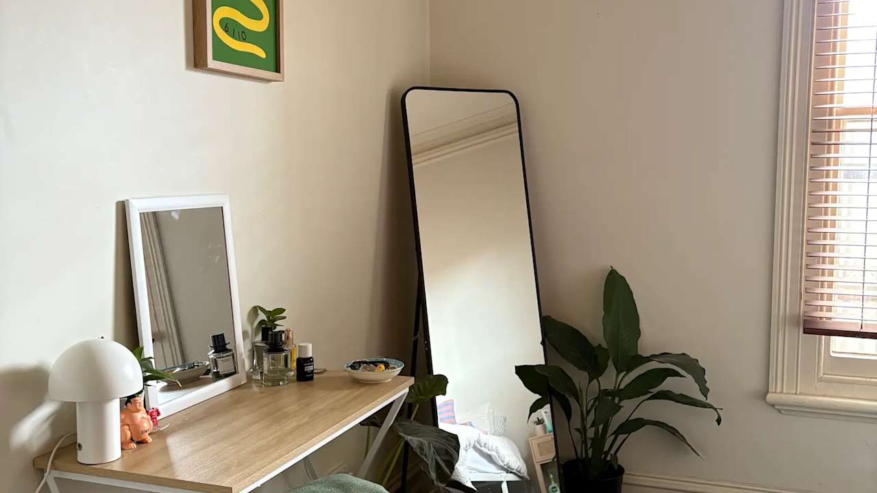 Unfurnished room in a share house